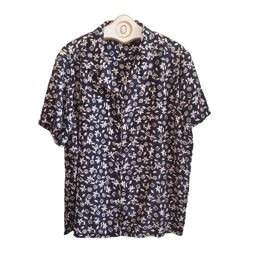 Vintage Fashion Attitudes Woman Shortsleeve Silky Casual Blouse